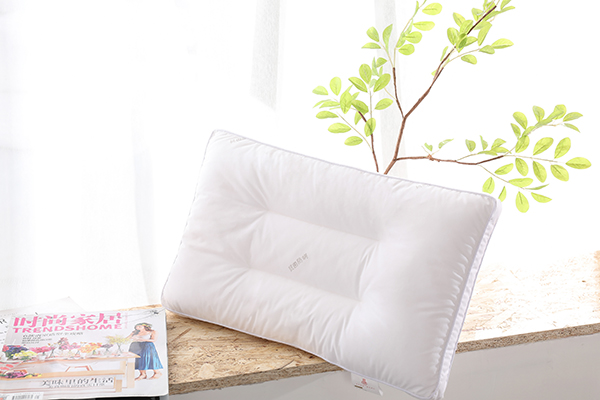Antibacterial and mite-proof pillow